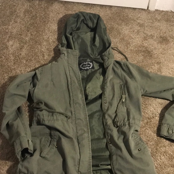 Cute army green jacket! - Picture 5 of 5